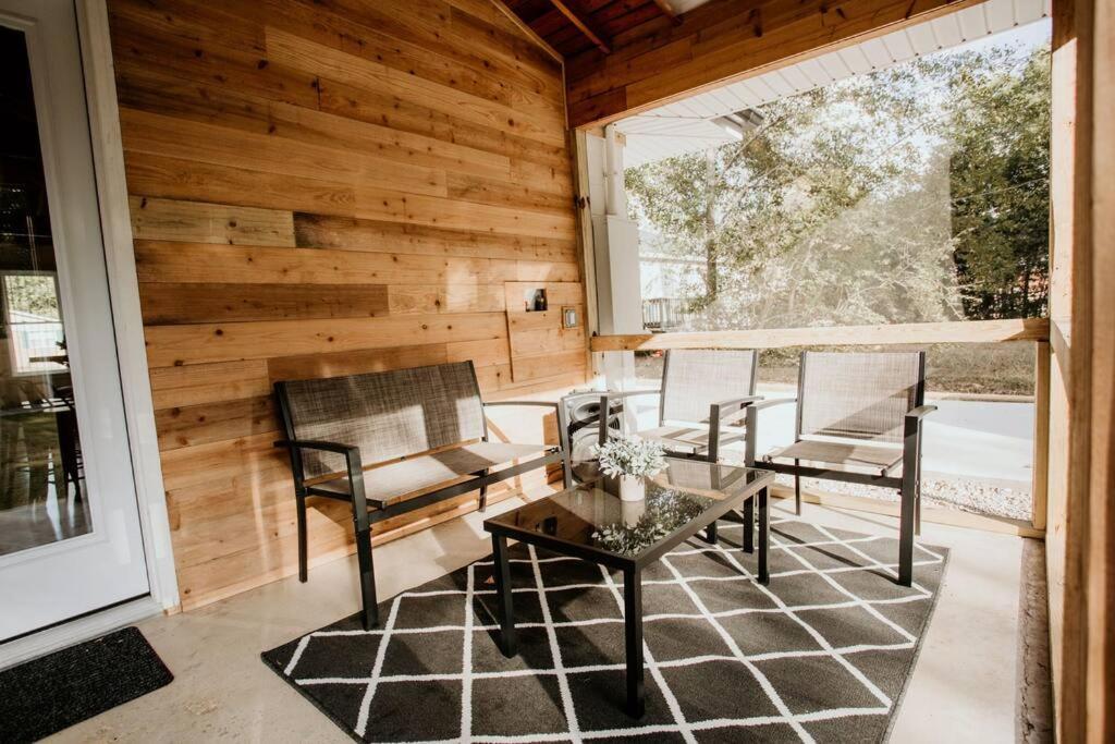 The Turquoise Door Modern Rustic In Town Of Holiday home *