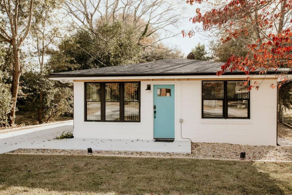 Holiday home The Turquoise Door Modern Rustic In Town Of